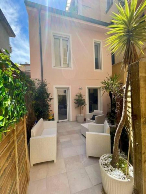 Charming little house with patio close to Monaco Ventimiglia